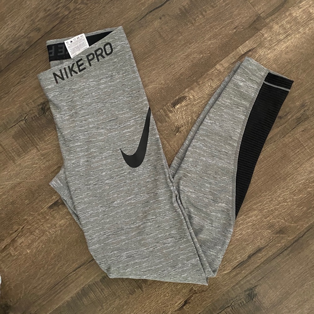 Nike Pro full leggings size small